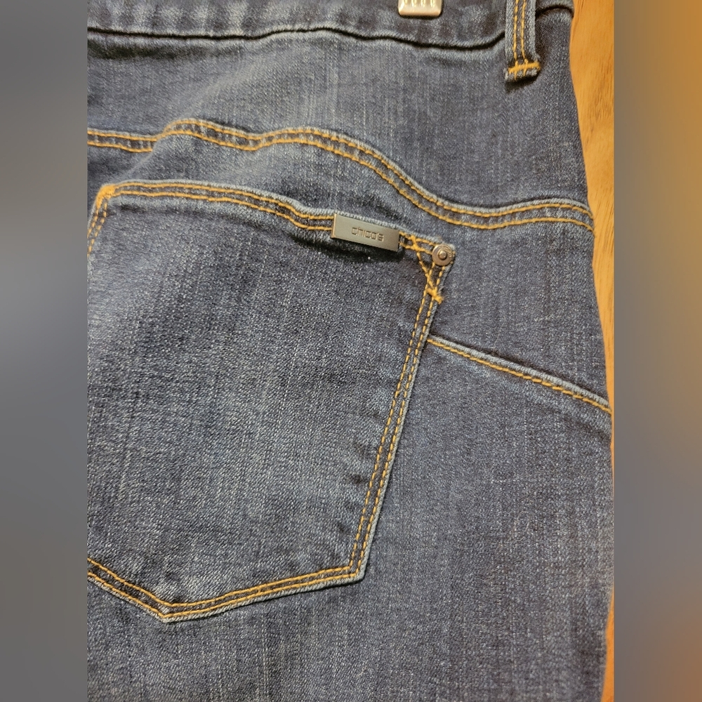 Chicos The So Lifting Slim Leg Jeans. Size 2.5 (US 14) - Picture 4 of 9